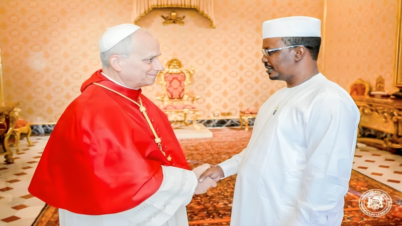 TCHAD – VATICAN : PREMIÈRE RENCONTRE ENTRE LE CHEF DE L’ÉTAT ET LE PAPE. 1 tchad-vatican-premiere-rencontre-entre-le-chef-de-letat-et-le-pape